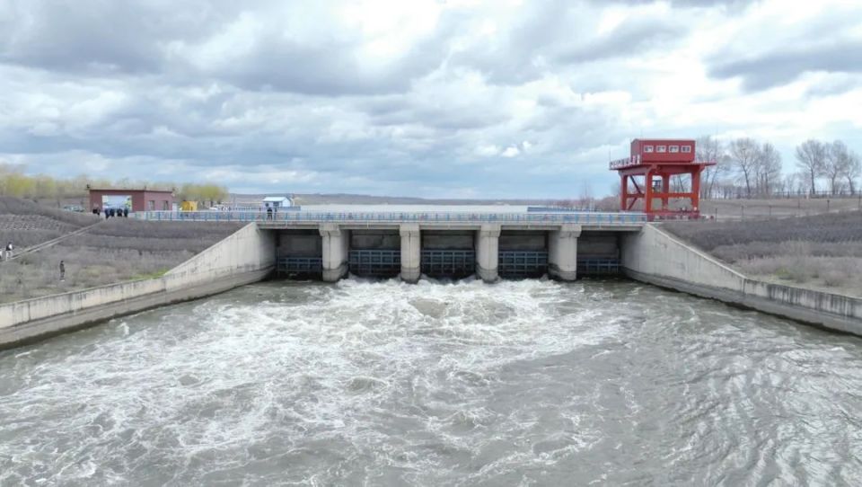 開閘！前郭灌區(qū)2025年度春灌工作正式啟動，水資源專用機(jī)械設(shè)備制造助力高效春耕